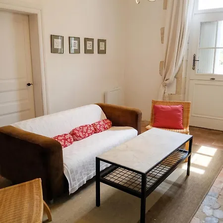 Maison Conviviale A Avec Terrasse Baugé